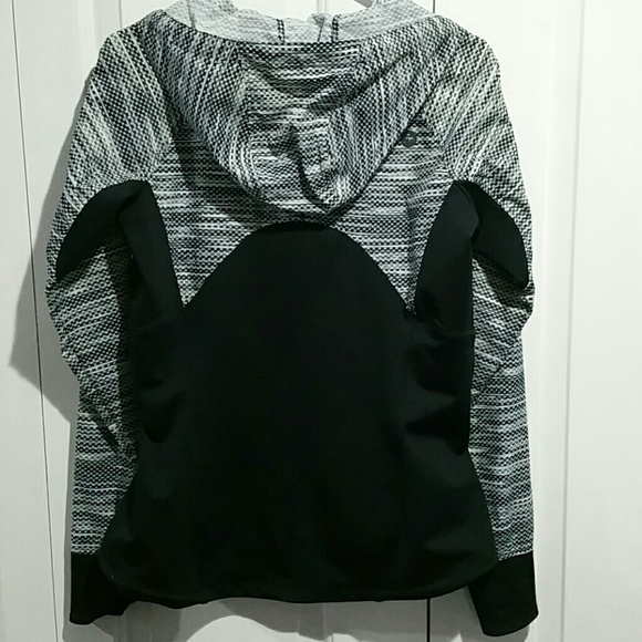 CLEARANCE /Make an offer! Marmot womens Hooded zip up Jacket Sz M - Picture 4 of 8